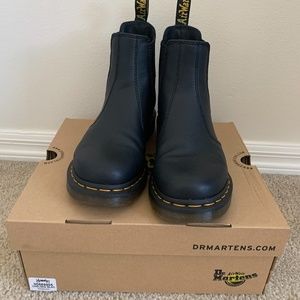 Doctor Martens 2976 Chelsea Boot - Women's Size 8